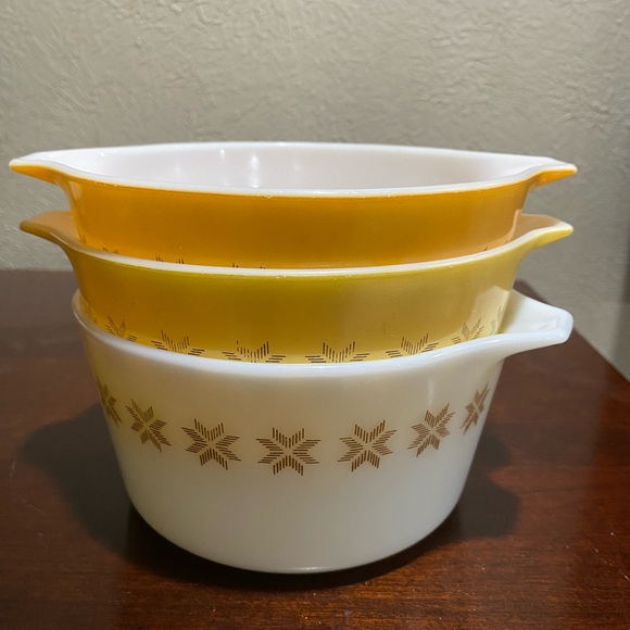 Vintage, Set of 3, Pyrex, Lidded, Town and Country Casserole Dishes/Bowls - Picture 2 of 16